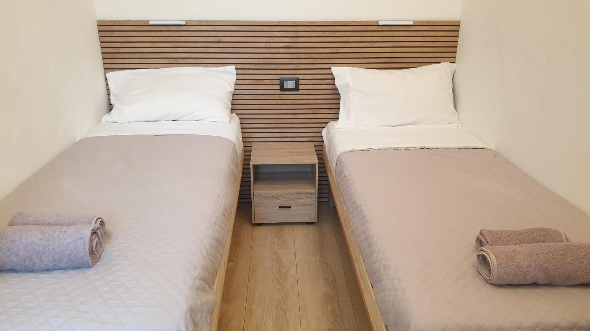 Your Lovely Home, Porta Venezia-1 Queen Bed, 3 Single Beds, 1 Sofa Bed- Milan Exterior photo